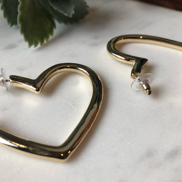 The Remy - Gold Heart Hoops - Picture 4 of 6
